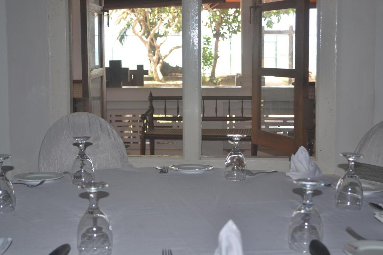 Rest House Matara Hotel Ngoại thất bức ảnh