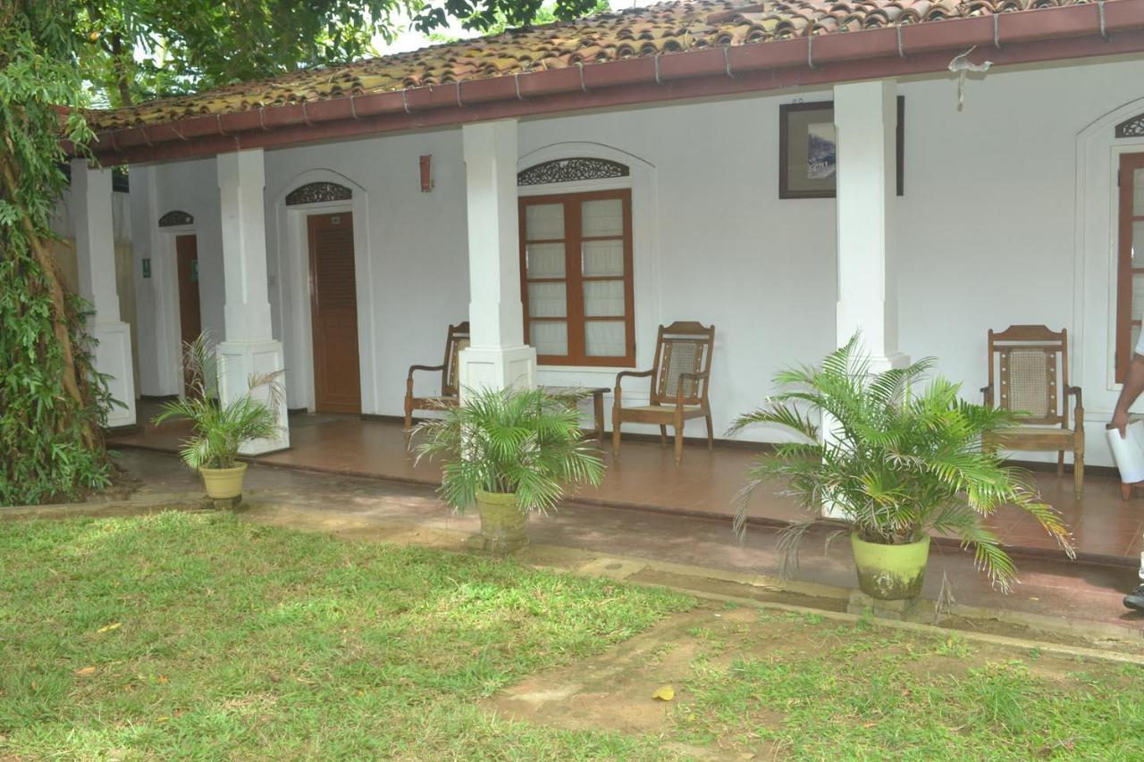 Rest House Matara Hotel Ngoại thất bức ảnh